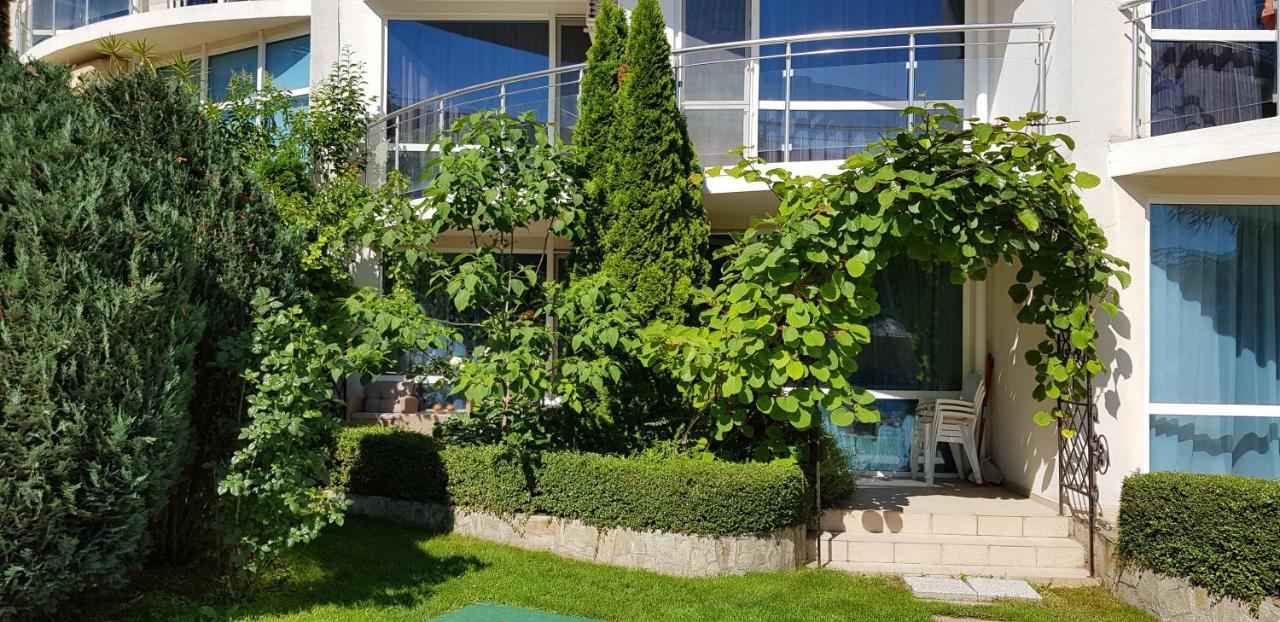 Апартаменти With Terrace *